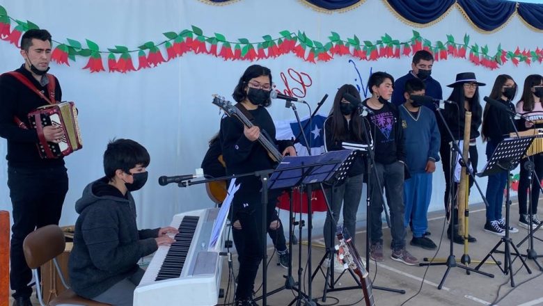 La unión de la Escuela de Talentos con la Escuela Luis Cruz Martínez brinda sus frutos a través del Taller de Música Folclórica