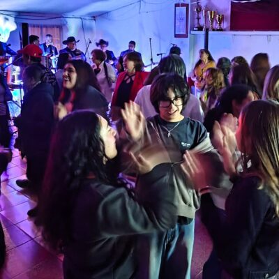 La Talentosa volvió a reunir a los artistas y vecinos de Andacollo en torno a la música, el baile y la cultura local